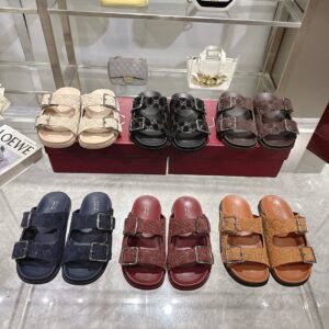 Gucci Shoe Style 2201121