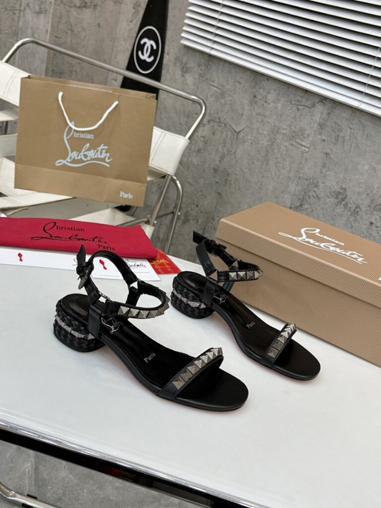 Christian Louboutin Shoe Style 2701193