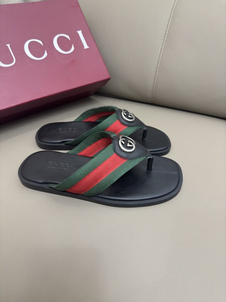 Gucci Shoe Style 2101121