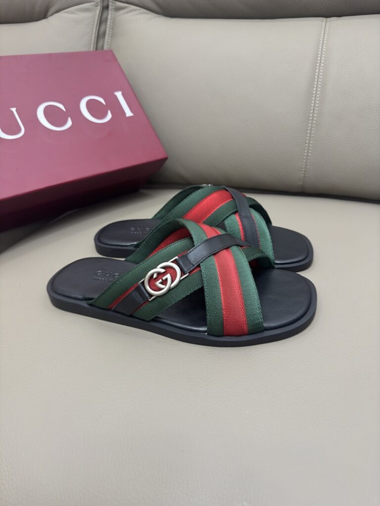 Gucci Shoe Style 2201121