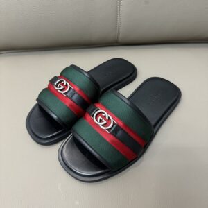 Gucci Shoe Style 2101121