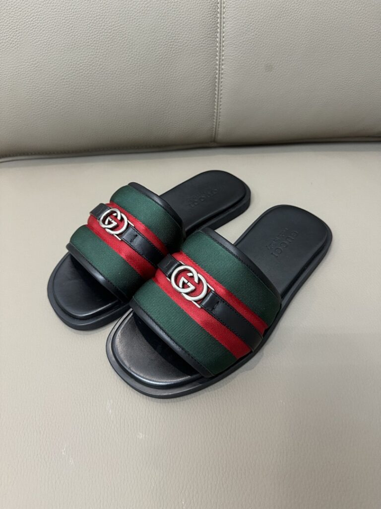 Gucci Shoe Style 2101121