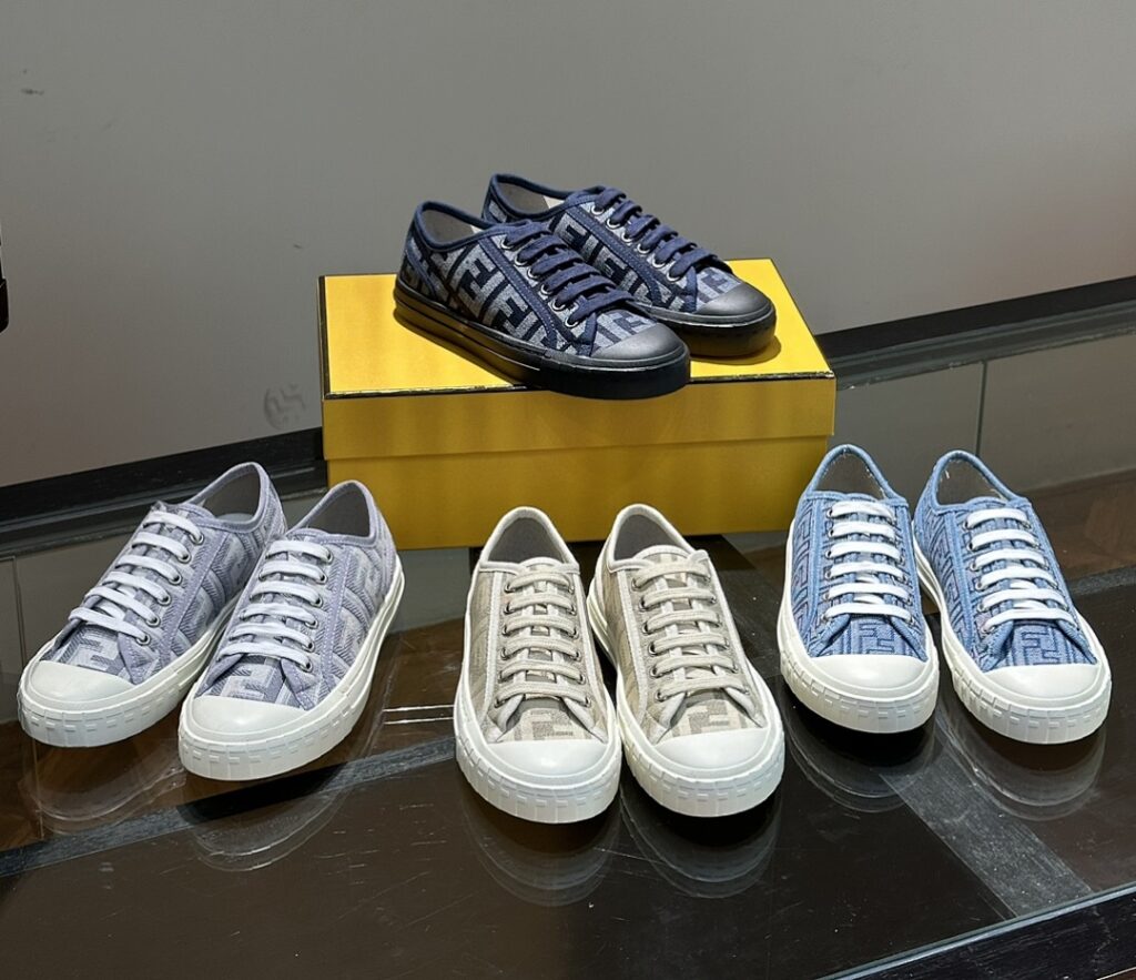 Fendi Shoe Style 2201126