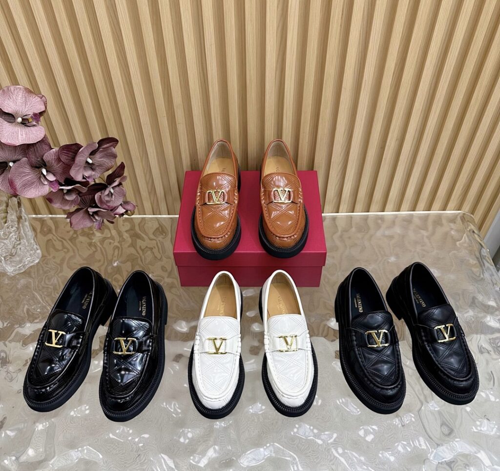 Valentino Shoe Style 3301197