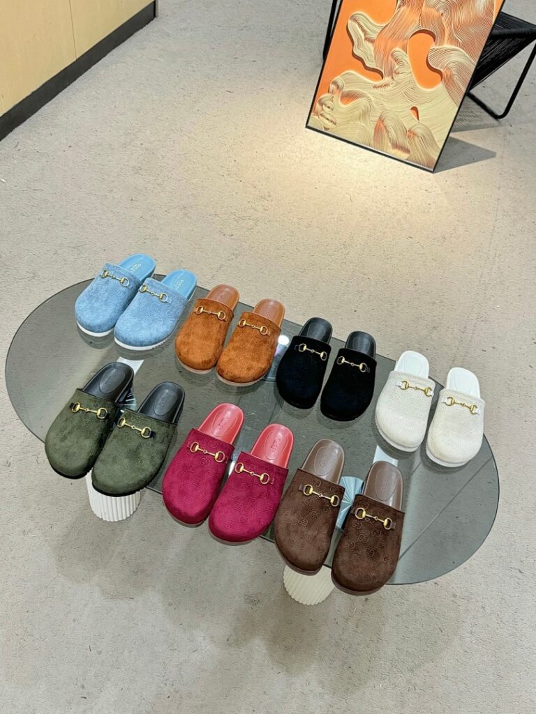 Gucci Shoe Style 2101187