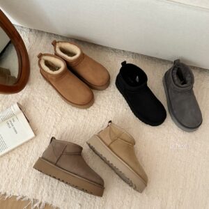 UGG Shoe Style 2201194