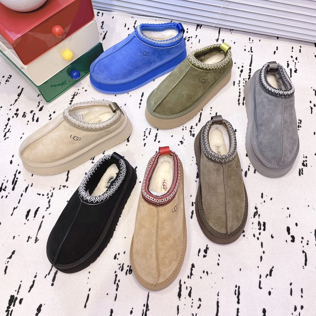 UGG Shoe Style 2201194