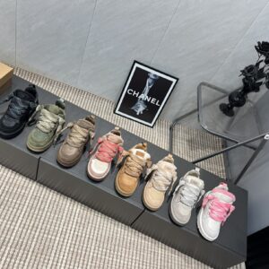 UGG Shoe Style 2801175
