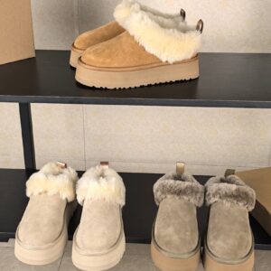 UGG Shoe Style 2401175