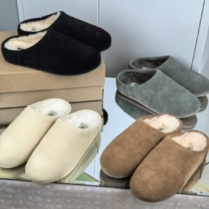 UGG Shoe Style 2301175