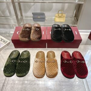 Gucci Shoe Style 2201121