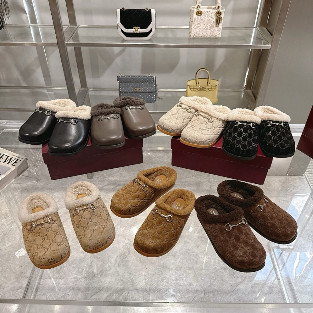 Gucci Shoe Style 2401121