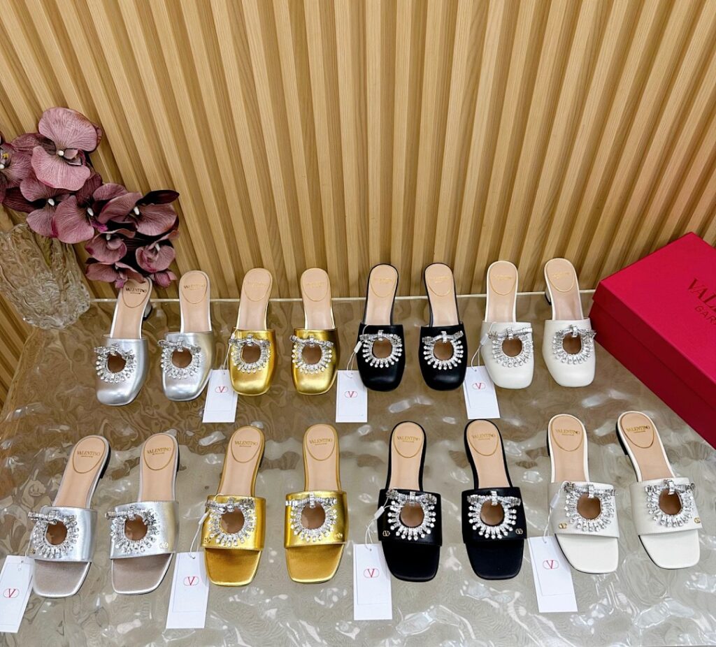 Valentino Shoe Style 3201197
