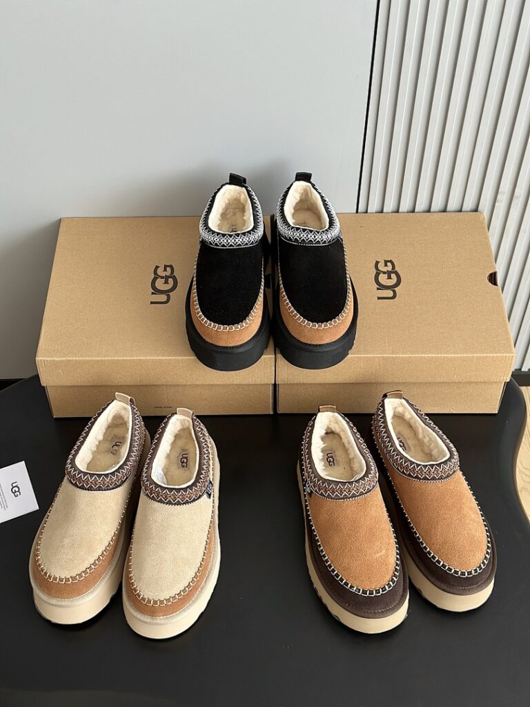 UGG Shoe Style 2301175