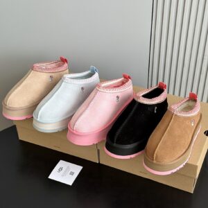 UGG Shoe Style 2201175