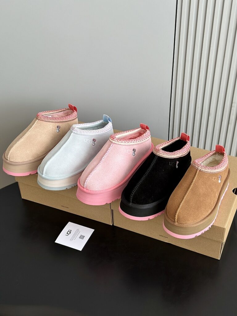 UGG Shoe Style 2201175