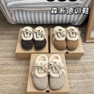 UGG Shoe Style 2801175