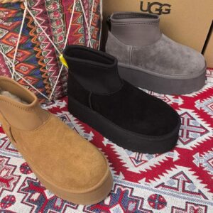 UGG Shoe Style 2491175