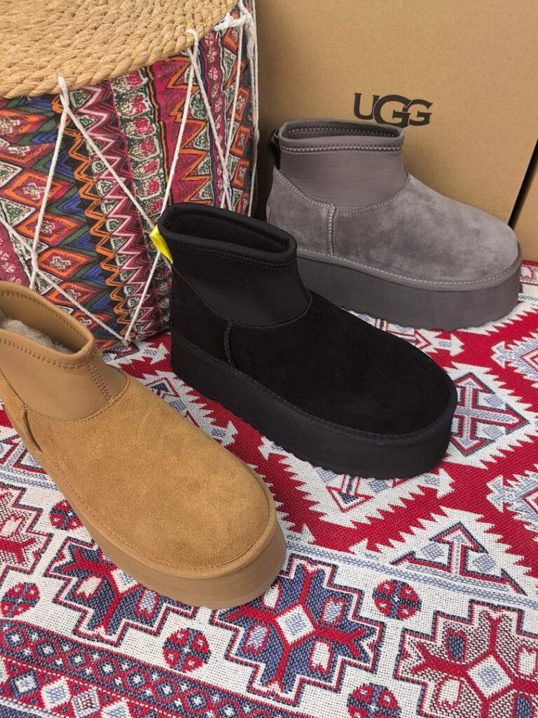 UGG Shoe Style 2491175