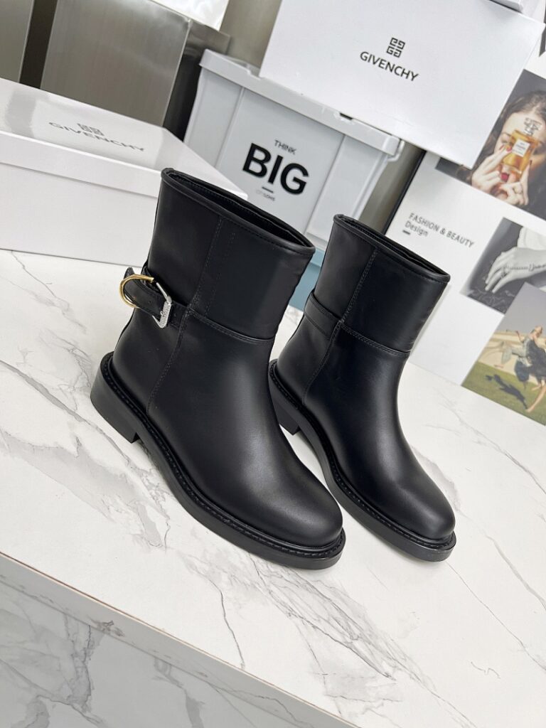 Givenchy Shoe Style 3601153