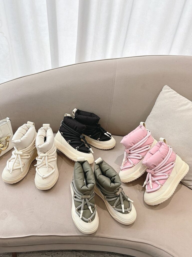 Moncler Shoe Style 3501150