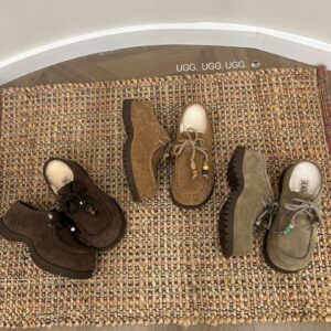 UGG Shoe Style 2701175