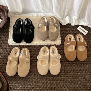 UGG Shoe Style 2601175