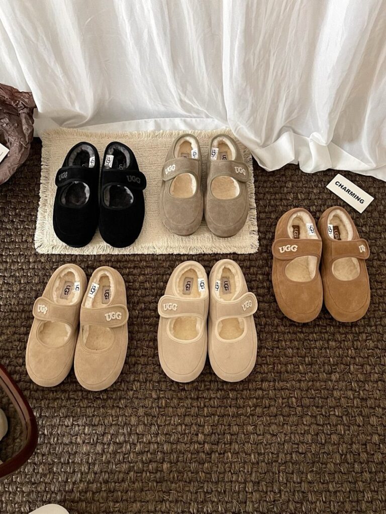 UGG Shoe Style 2601175