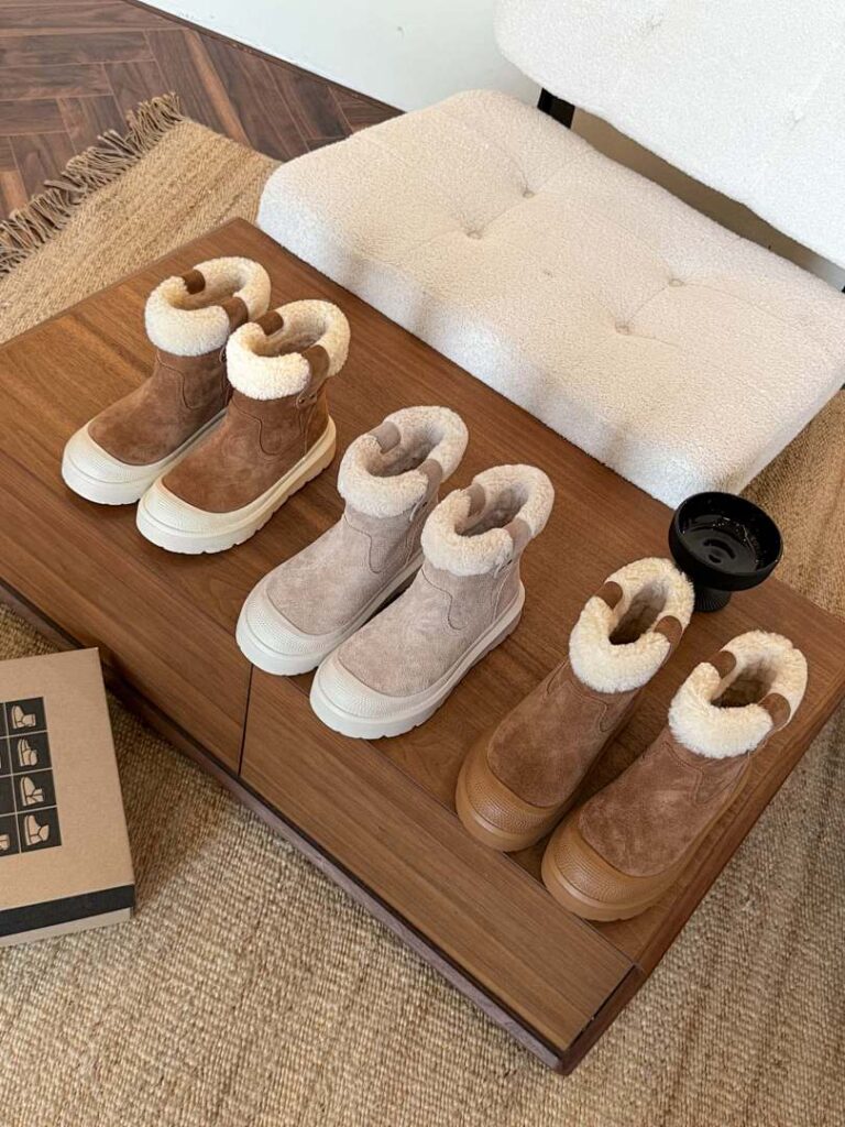 UGG Shoe Style 3001175