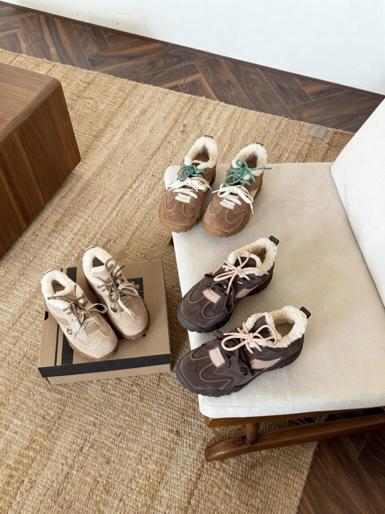 UGG Shoe Style 2901175