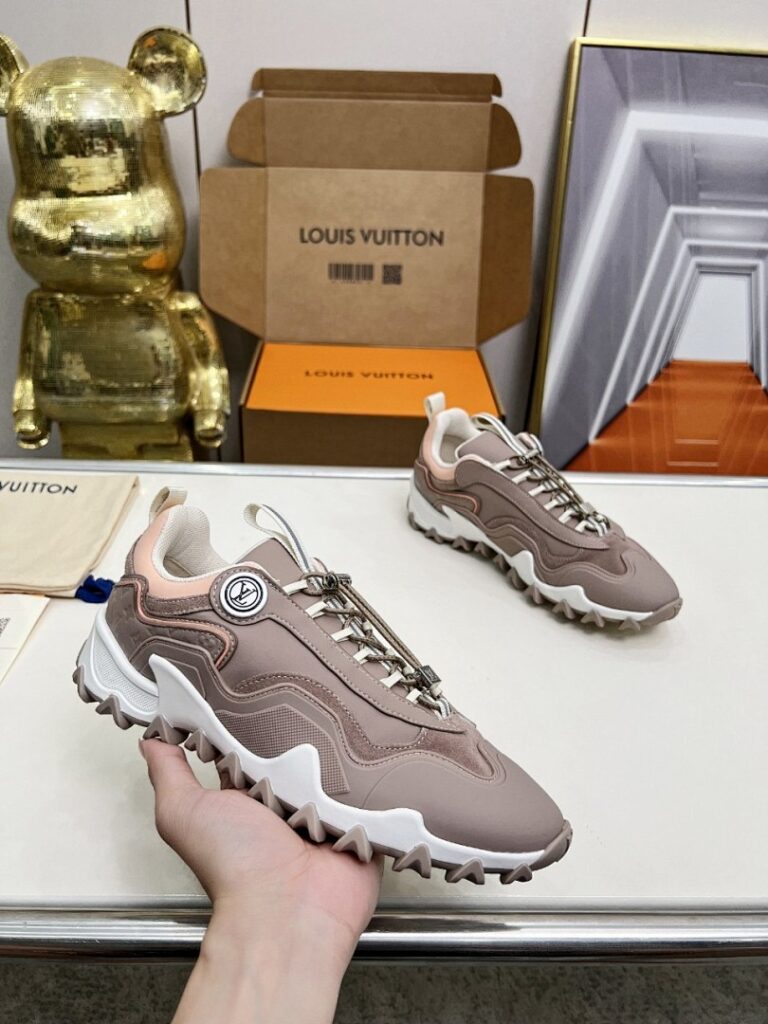 Louis Vuitton Shoe Style 3701192