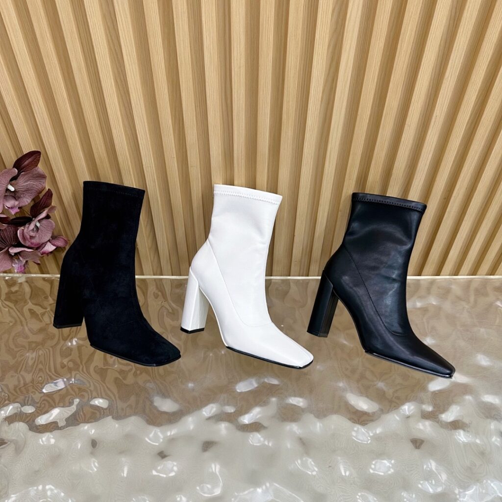 Alaia Shoe Style 3301197