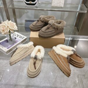 UGG Shoe Style 2401121