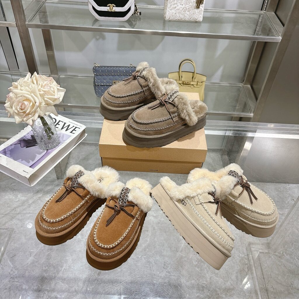UGG Shoe Style 2201121