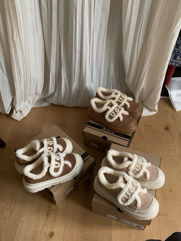 UGG Shoe Style 2901175