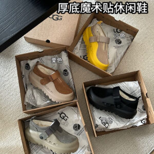 UGG Shoe Style 3001175