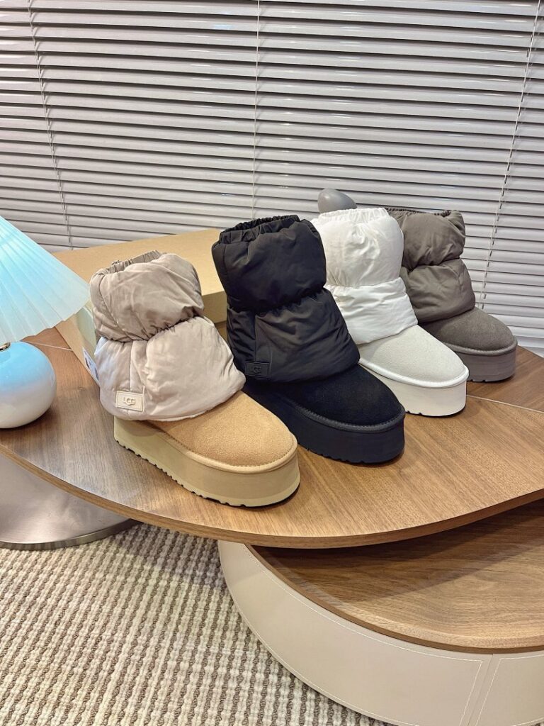 UGG Shoe Style 3201175
