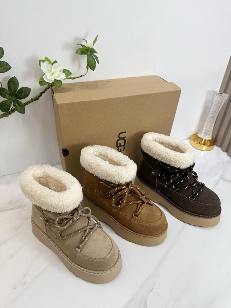 UGG Shoe Style 3401195