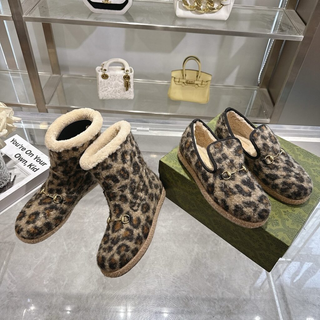 Gucci Shoe Style 2201121