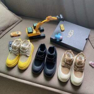 UGG Shoe Style 2801175