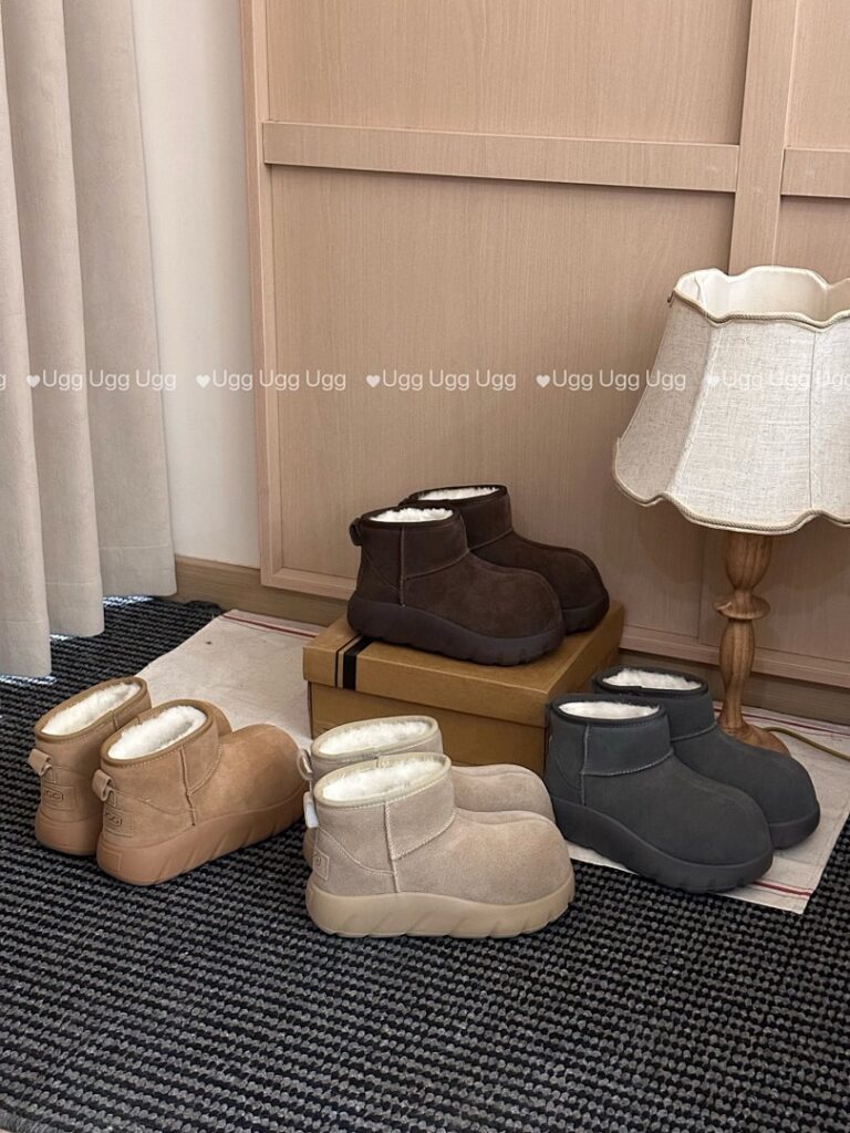 UGG Shoe Style 3301175