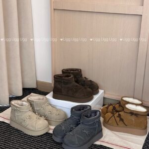UGG Shoe Style 3001175