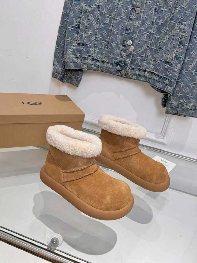 UGG Shoe Style 2491150