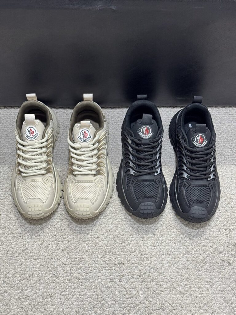 Moncler Shoe Style 2401127