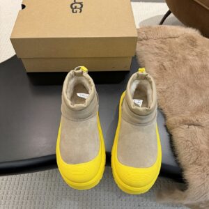 UGG Shoe Style 3201155
