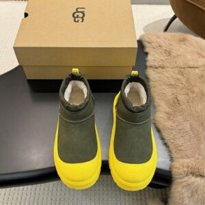 UGG Shoe Style 3201155