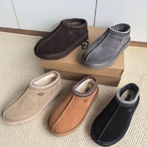 UGG Shoe Style 2301155