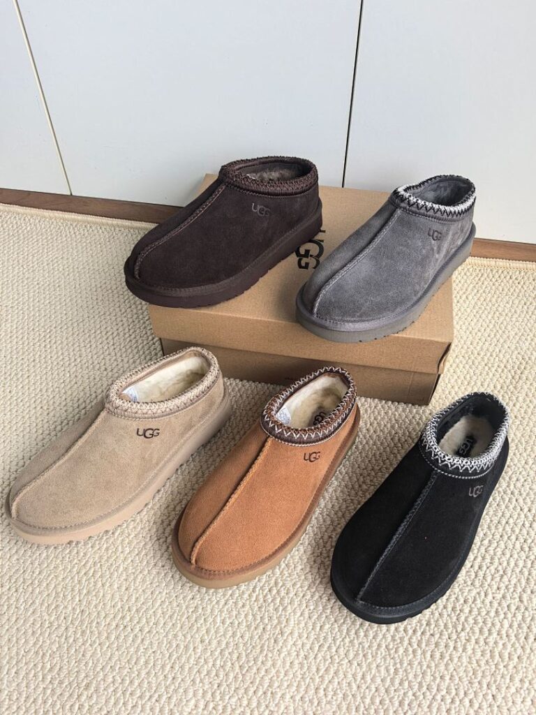 UGG Shoe Style 2301155