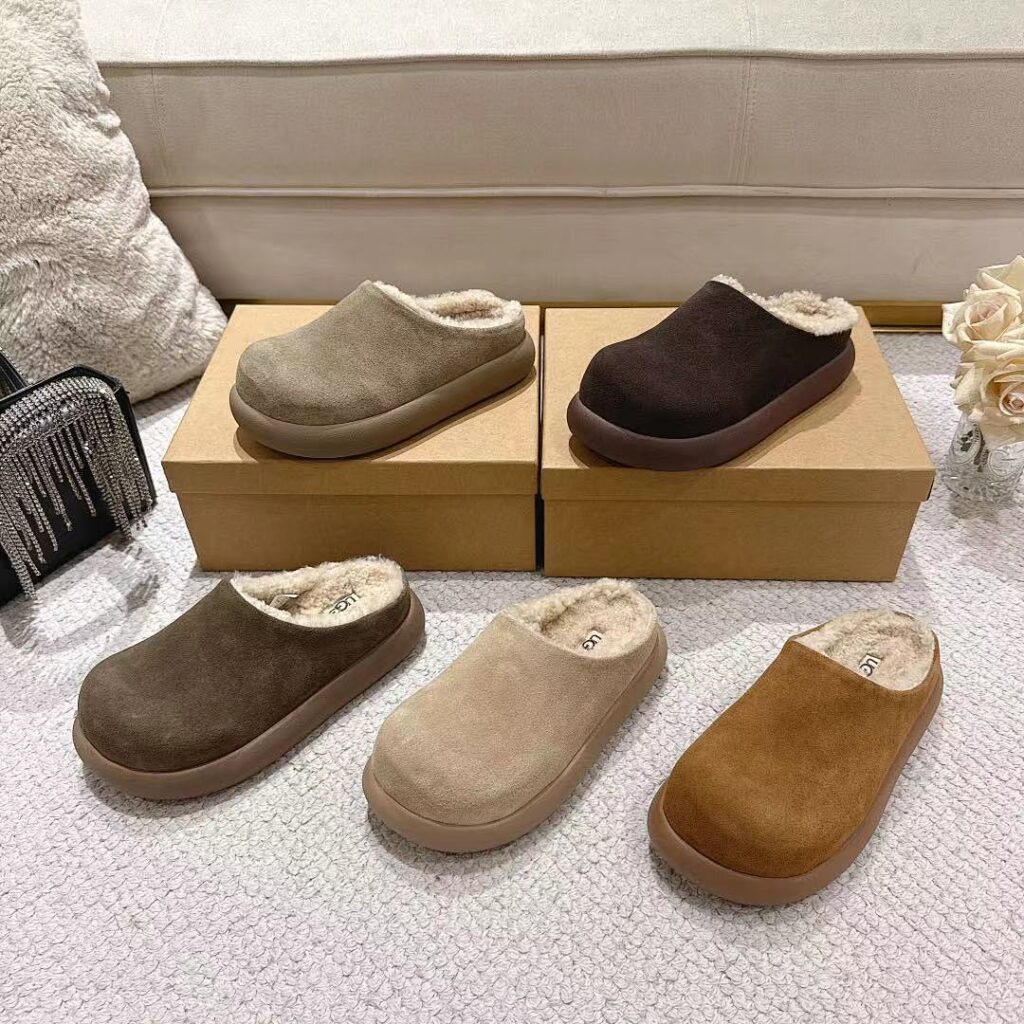 UGG Shoe Style 2401155