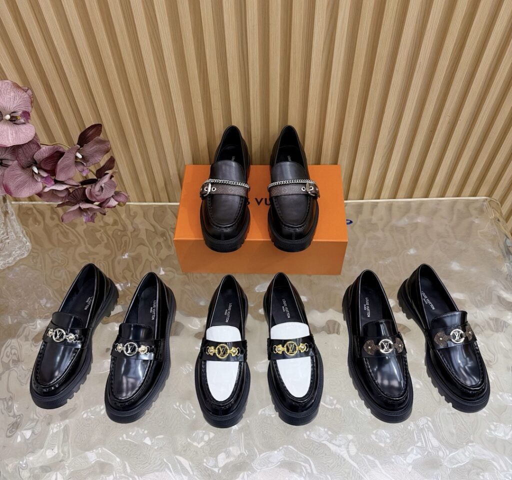 Louis Vuitton Shoe Style 3301197